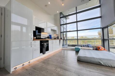 2 Bed two bath flat to rent in Harlow, Maxwellprop
