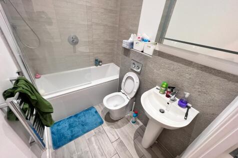 2 Bed two bath flat to rent in Harlow, Maxwellprop