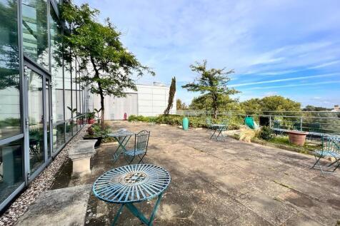 2 Bed two bath flat to rent in Harlow, Maxwellprop