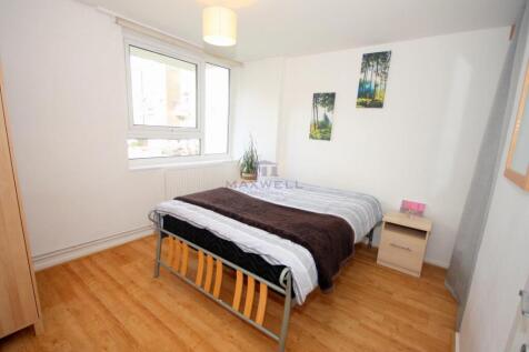 Double room for rent, let in 4 bedroom share house
