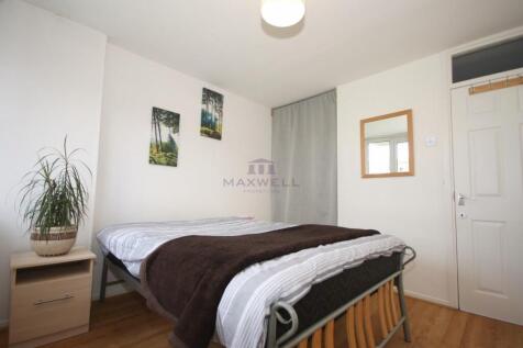 Double room for rent, let in 4 bedroom share house