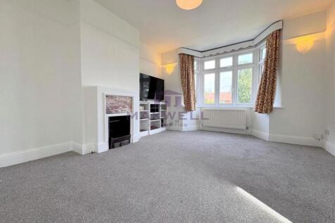 A three-bedroom for rent, Tunbridge Wells, TN4.