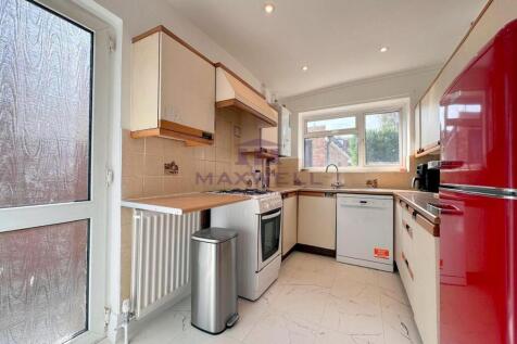 A three-bedroom for rent, Tunbridge Wells, TN4.