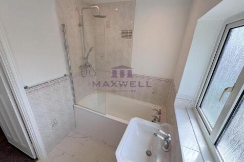 A three-bedroom for rent, Tunbridge Wells, TN4.