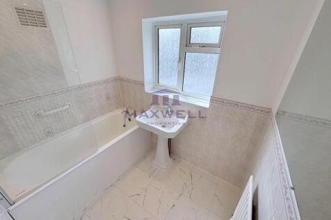 A three-bedroom for rent, Tunbridge Wells, TN4.
