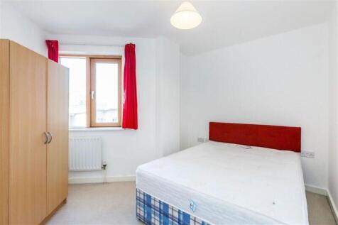 2 bed 2 bath for rent in Bow, E3