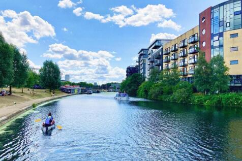 2 bed 2 bath for rent in Bow, E3
