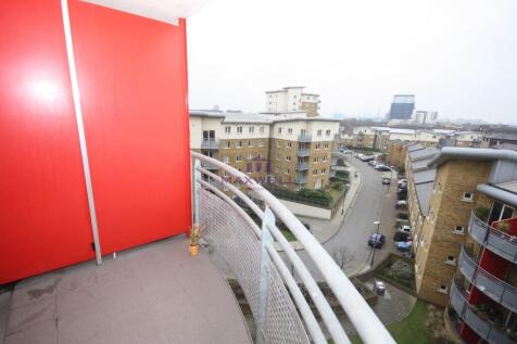 2 bed 2 bath for rent in Bow, E3