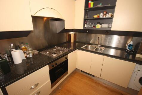 To let, Rent - 2 bed luxury flat in Canary Wharf, 
