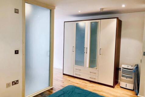 To Let, Rent - Studio apartment in Canary Wharf, L