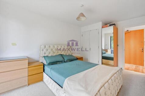 06-3f7cGCMPL - 1 Permaine House - Bedroom 2 -Origi