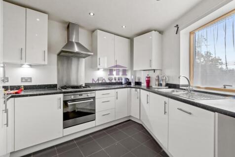 13-7d89GCMPL - 1 Permaine House - Kitchen -Origina