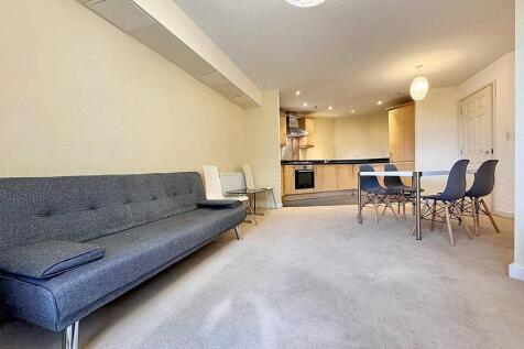 A 2 bed 2 bath flat to rent in Baw;E3
