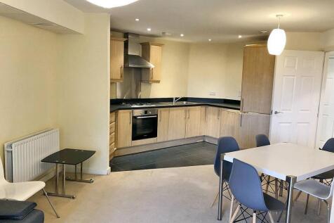 A 2 bed 2 bath flat to rent in Baw;E3