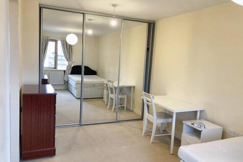 A 2 bed 2 bath flat to rent in Baw;E3