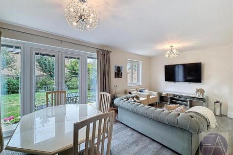 Lounge/Dining area