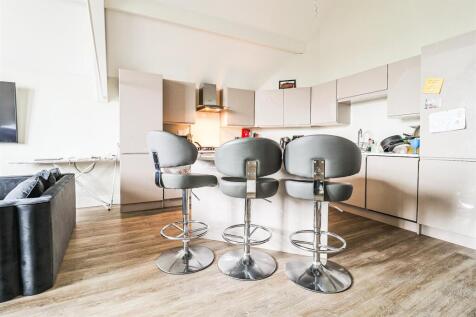 Living/Kitchen Area