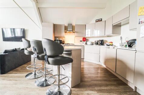 Living/Kitchen Area