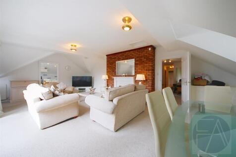ridgefield-court-10-palatine-road-southport-pr8-2b