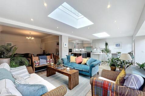 Kitchen/Lounge