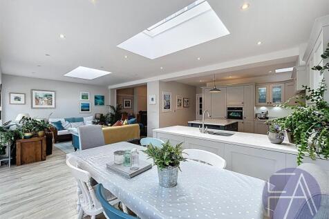 Kitchen/lounge