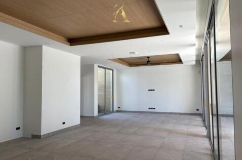 Living &amp; Dining area