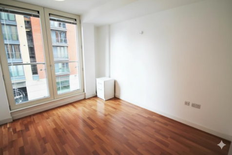 lefrbank bedroom.png