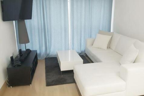 living room 2.jpg