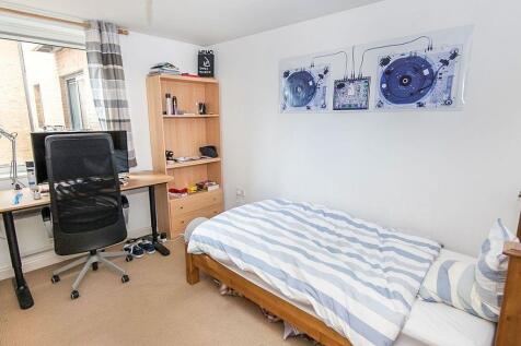 Bedroom 1.jpg