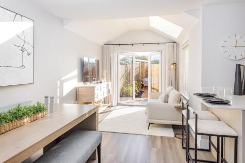 the glades at mindenhurst, deepcut