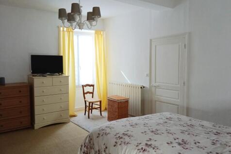 spacious Bed 1