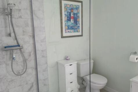 modern en-suite