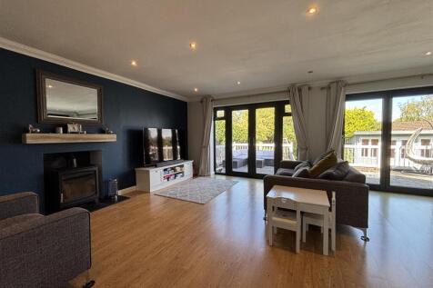 Lounge/ Dining Room