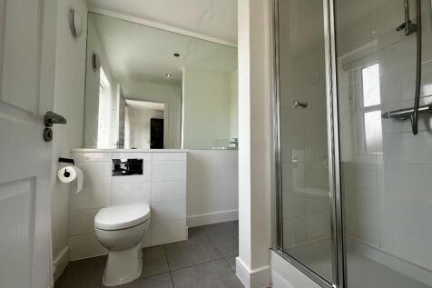 Bed 3 En-Suite