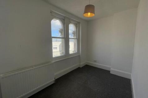 115 Stokes Croft Flat 4- Bedroom 2.jpeg