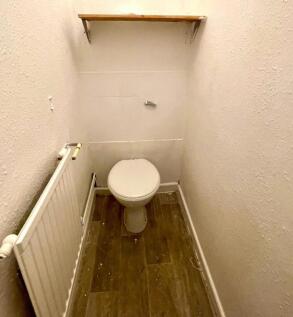 Bathroom 2.jpeg