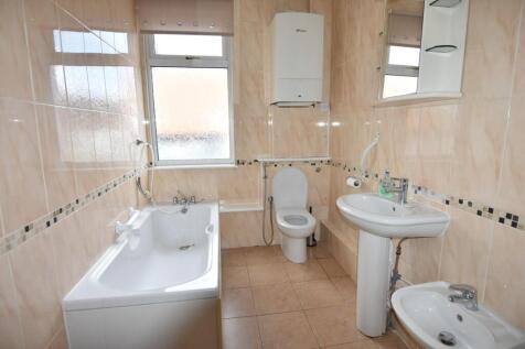 Bathroom.JPG