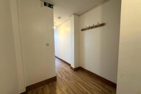 Hallway.jpeg