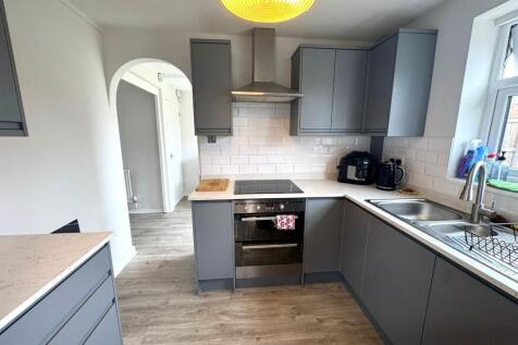 Kitchen 1.jpeg