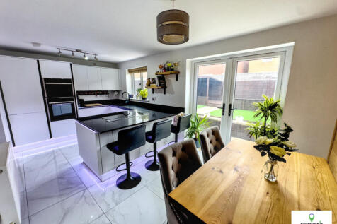 Reduced for quick sale - 3 bed detached house, Pl