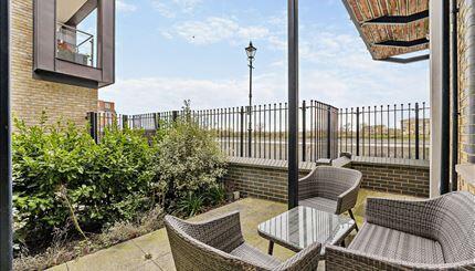 Terrace / Patio / River