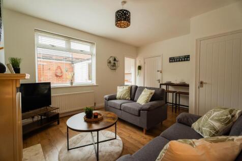 Living Room 1.jpg
