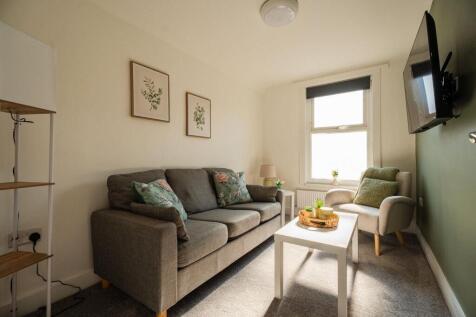 Lounge 4.jpeg