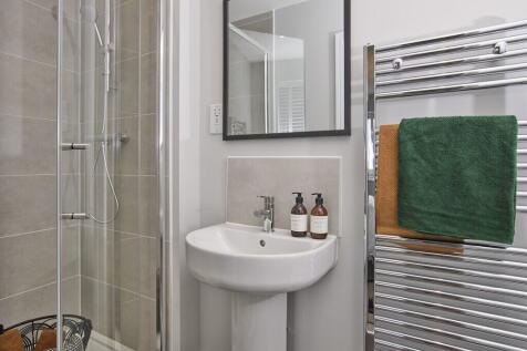 Lewin Ensuite