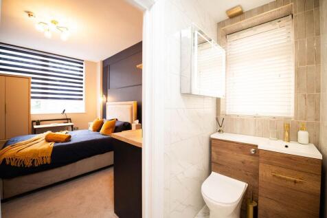 TheBay_Room8_-8.jpg