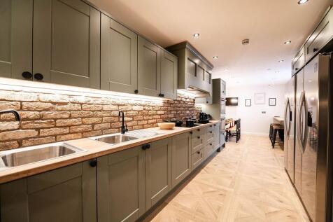 Kitchendownstairs1.jpg