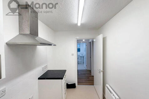 WhatsApp Image 2025-10-10 at 15.58.04