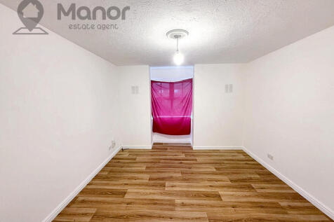 WhatsApp Image 2025-10-10 at 15.58.05 (2)