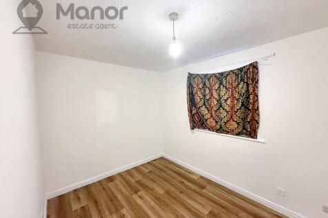 WhatsApp Image 2025-10-10 at 15.58.06 (4)