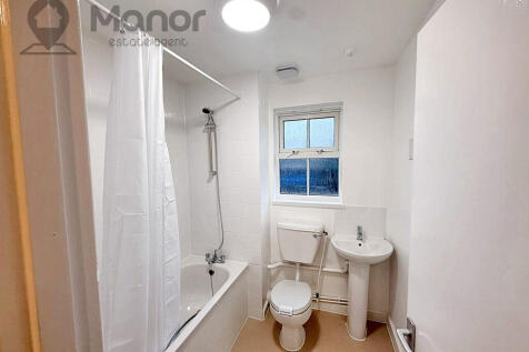 WhatsApp Image 2025-10-10 at 15.58.06 (2)